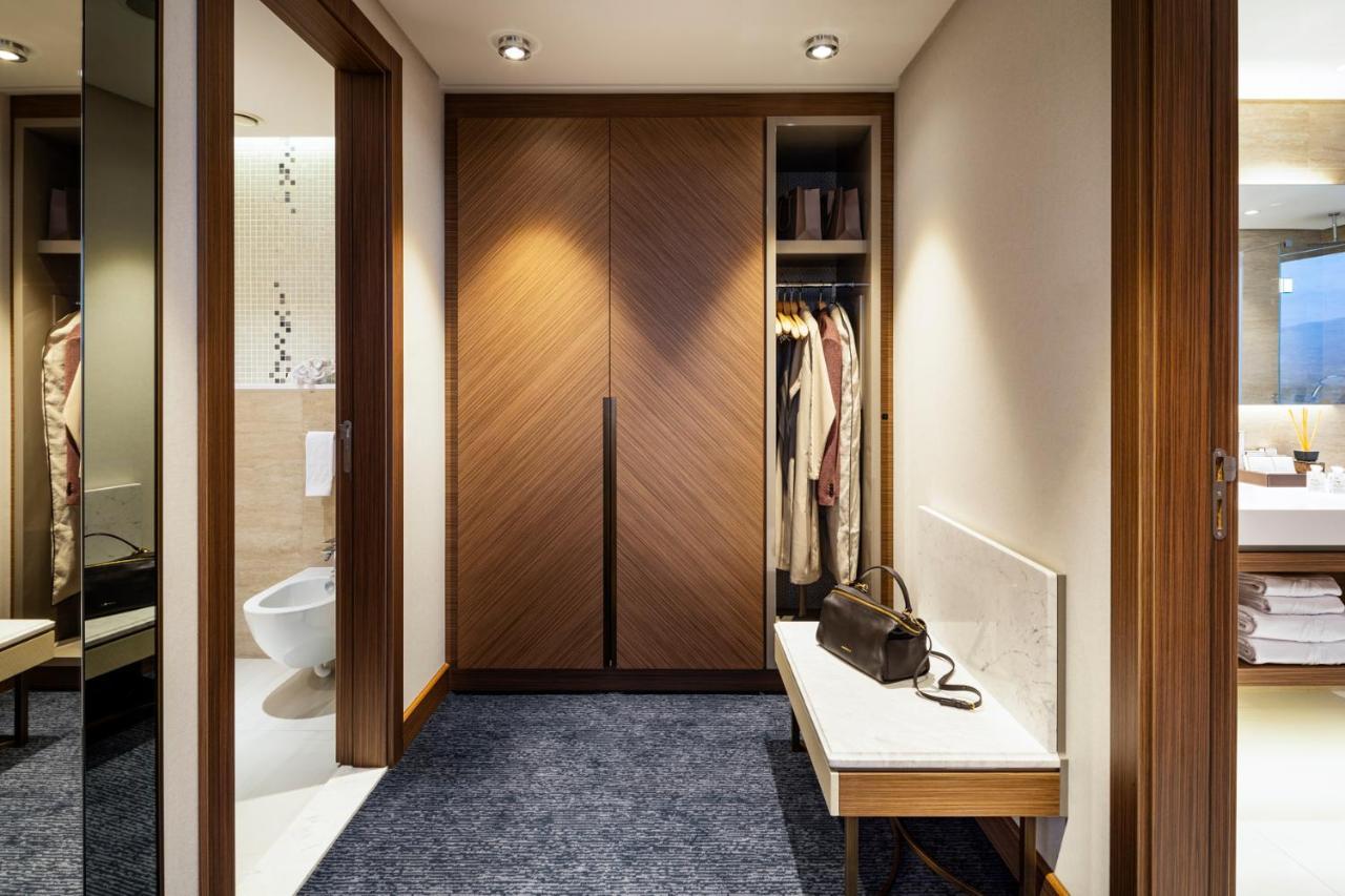 Grand Hotel Millennium Sofia Ngoại thất bức ảnh A walk-in wardrobe