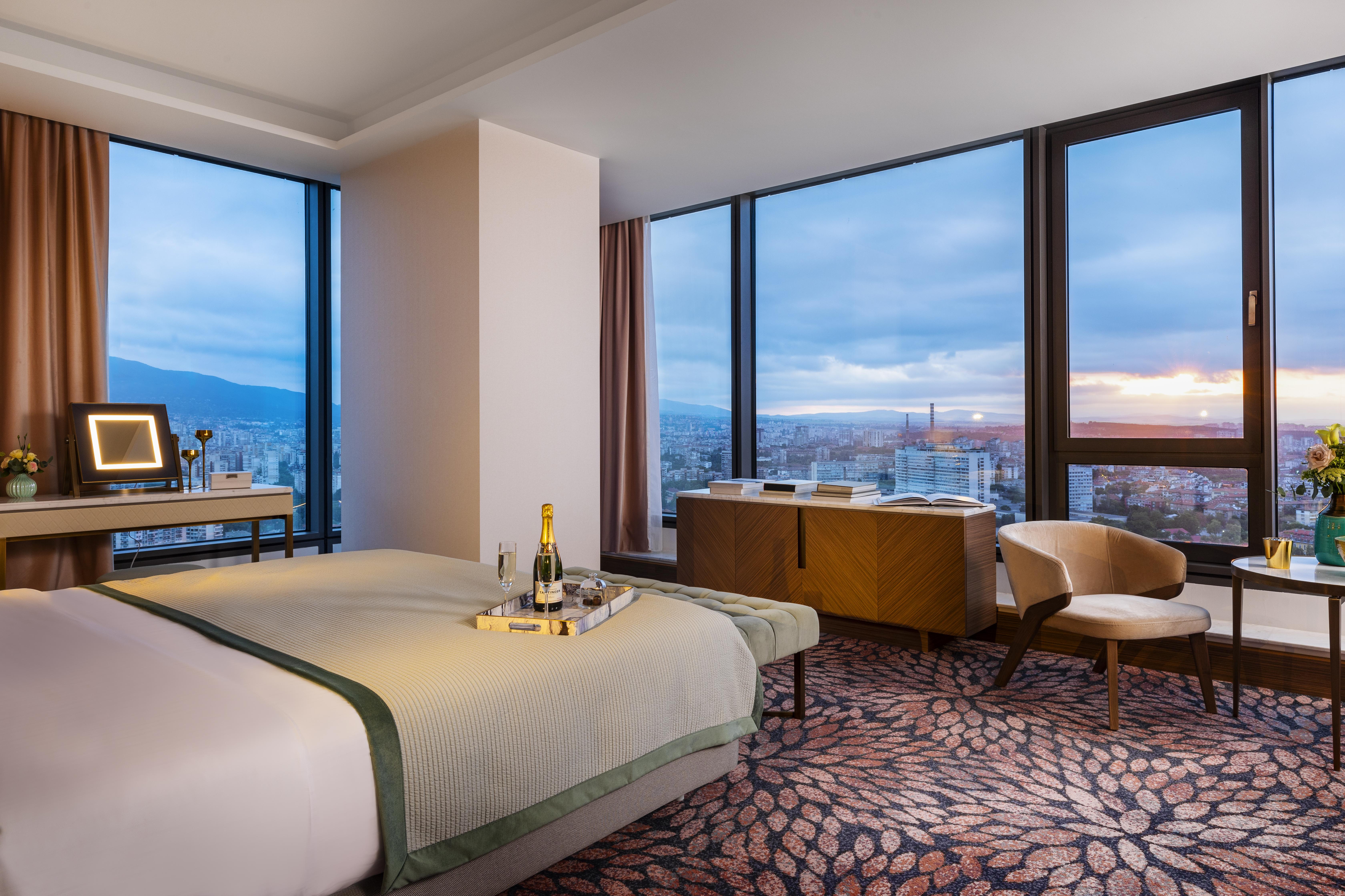 Grand Hotel Millennium Sofia Ngoại thất bức ảnh Deluxe Suite