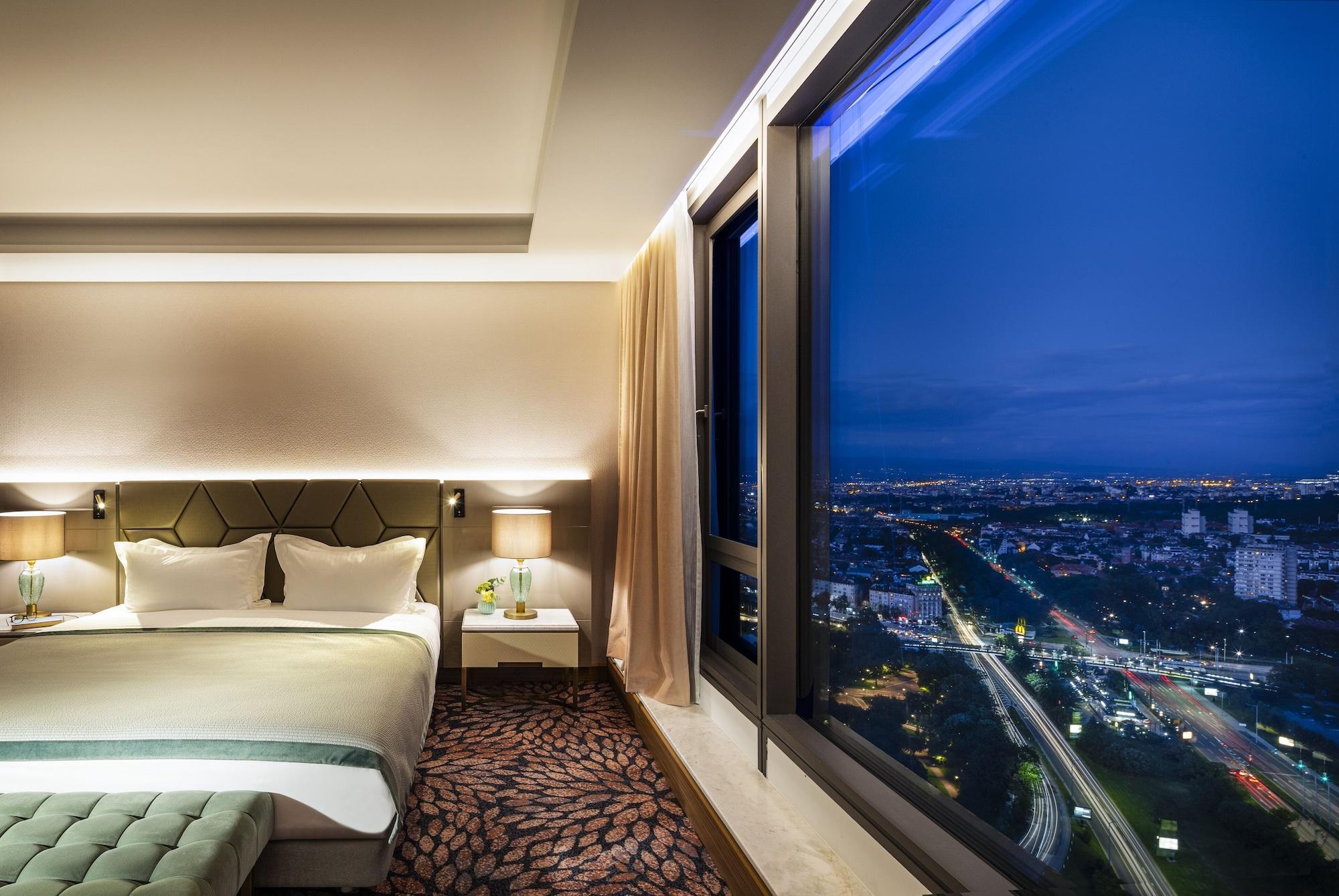 Grand Hotel Millennium Sofia Ngoại thất bức ảnh Executive Suite