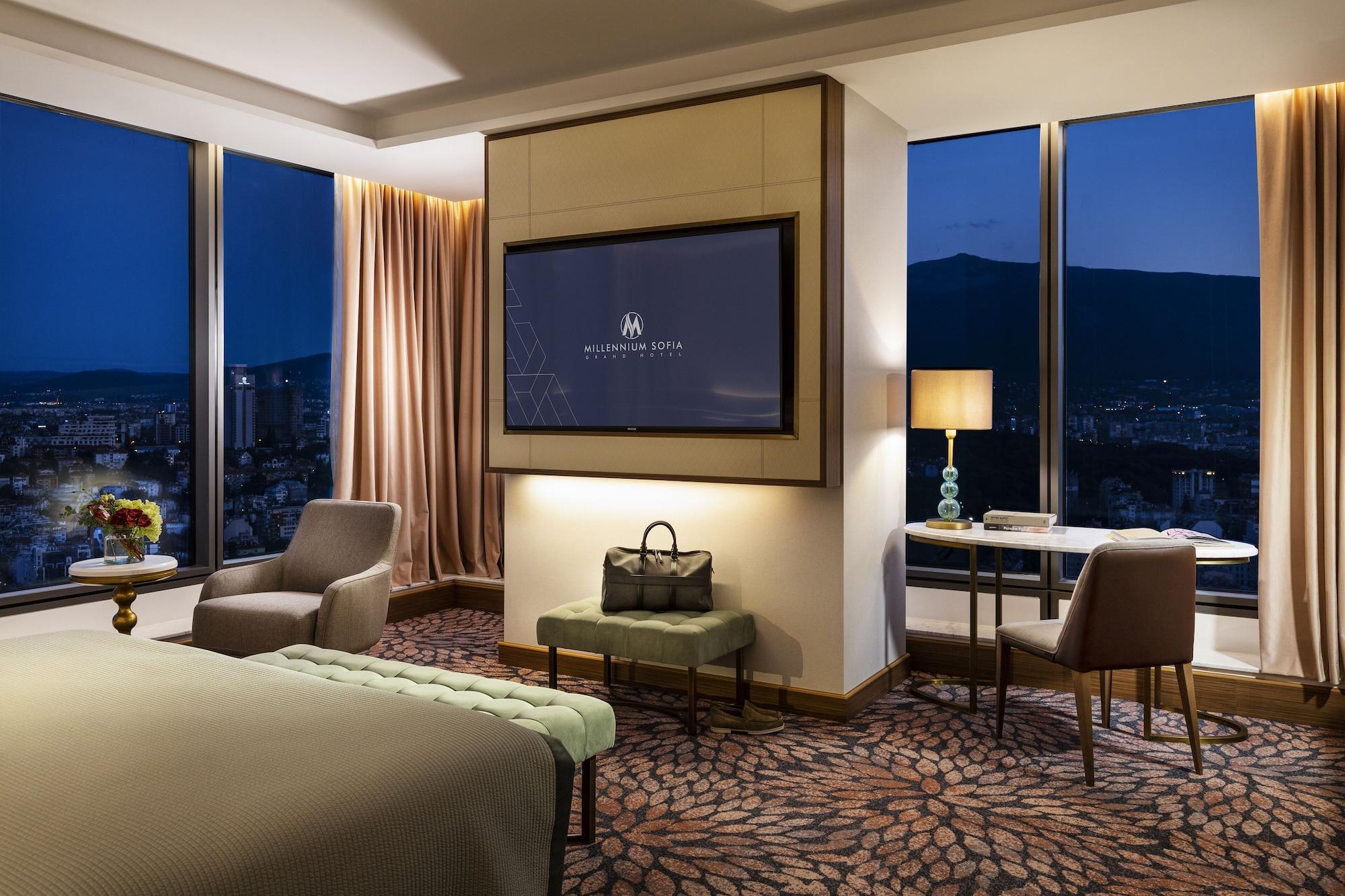 Grand Hotel Millennium Sofia Ngoại thất bức ảnh A suite at the hotel